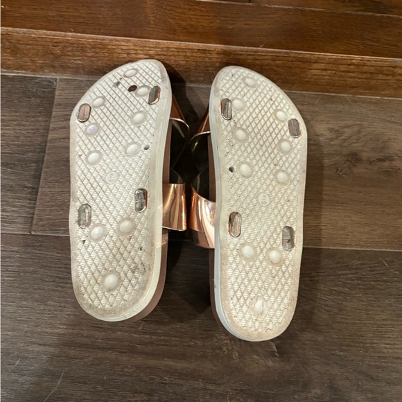 Source Unknown Metallic Rose Gold Sandals - Picture 5 of 5